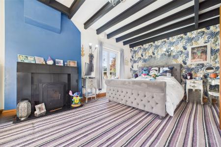5 bedroom Detached house for sale in North End, Goxhill, DN19