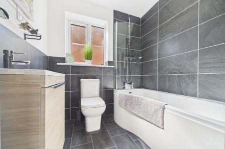 4 bedroom Detached house for sale in Franklin Way, Barrow-Upon-Humber, DN19