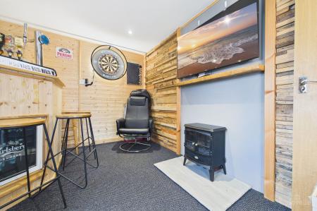 4 bedroom Detached house for sale in Franklin Way, Barrow-Upon-Humber, DN19