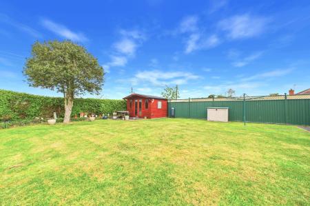 4 bedroom Detached bungalow for sale in Elm Lane, Goxhill, DN19