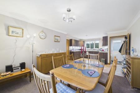 4 bedroom Detached bungalow for sale in Elm Lane, Goxhill, DN19