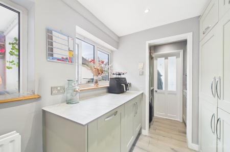 2 bedroom Semi-detached house for sale in Townside, East Halton, DN40