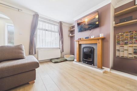 2 bedroom Semi-detached house for sale in Townside, East Halton, DN40