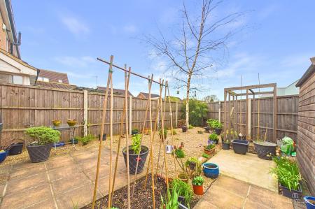 2 bedroom End of terrace house for sale in Mill View, Barton-Upon-Humber, DN18