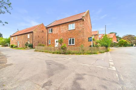 3 bedroom Detached house for sale in Church Side, Goxhill, DN19