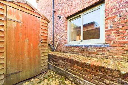 2 bedroom Semi-detached house for sale in Kingsgarth, Barton-Upon-Humber, DN18