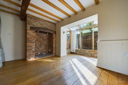 2 bedroom Semi-detached house for sale in Kingsgarth, Barton-Upon-Humber, DN18