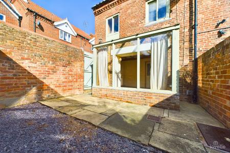 2 bedroom Semi-detached house for sale in Kingsgarth, Barton-Upon-Humber, DN18