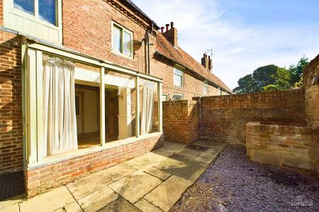 2 bedroom Semi-detached house for sale in Kingsgarth, Barton-Upon-Humber, DN18