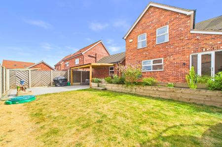 4 bedroom Detached house for sale in Canberra View, Barton-Upon-Humber, North Lincolnshire, DN18