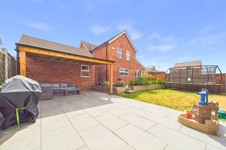 4 bedroom Detached house for sale in Canberra View, Barton-Upon-Humber, North Lincolnshire, DN18