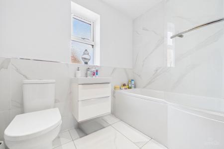 4 bedroom Detached house for sale in Canberra View, Barton-Upon-Humber, North Lincolnshire, DN18