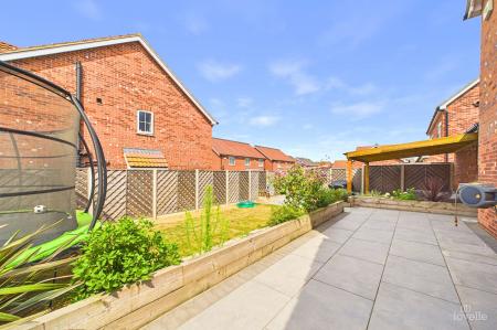 4 bedroom Detached house for sale in Canberra View, Barton-Upon-Humber, North Lincolnshire, DN18