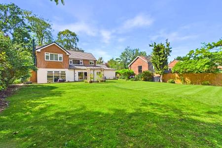 4 bedroom Detached house for sale in The Bridges, Barton-Upon-Humber, North Lincolnshire, DN18