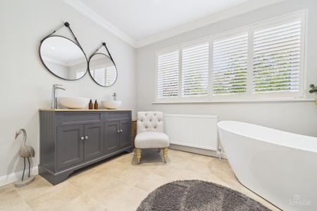 4 bedroom Detached house for sale in The Bridges, Barton-Upon-Humber, North Lincolnshire, DN18