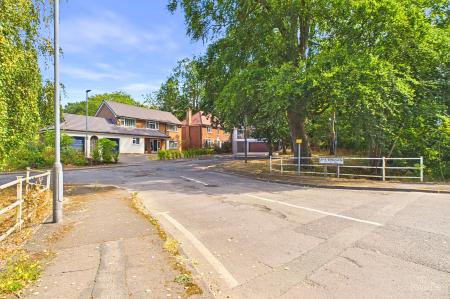 4 bedroom Detached house for sale in The Bridges, Barton-Upon-Humber, North Lincolnshire, DN18