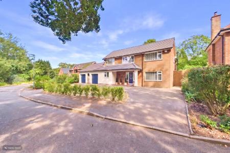4 bedroom Detached house for sale in The Bridges, Barton-Upon-Humber, North Lincolnshire, DN18