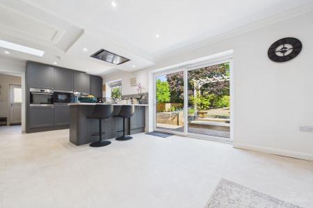 4 bedroom Detached house for sale in The Bridges, Barton-Upon-Humber, North Lincolnshire, DN18