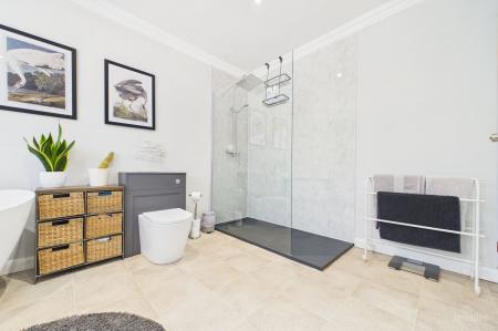 4 bedroom Detached house for sale in The Bridges, Barton-Upon-Humber, North Lincolnshire, DN18