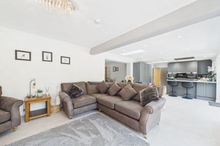 4 bedroom Detached house for sale in The Bridges, Barton-Upon-Humber, North Lincolnshire, DN18