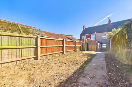 2 bedroom Terraced House for sale in Hungate, Barton-Upon-Humber, North Lincolnshire, DN18