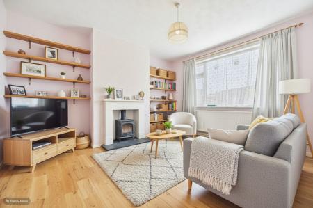 3 bedroom Semi-detached house for sale in Grange Avenue, Barton-Upon-Humber, North Lincolnshire, DN18