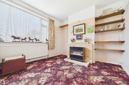 3 bedroom Semi-detached house for sale in Grange Avenue, Barton-Upon-Humber, North Lincolnshire, DN18