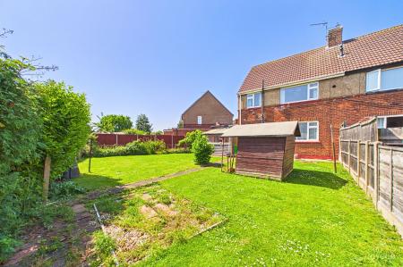 3 bedroom Semi-detached house for sale in Grange Avenue, Barton-Upon-Humber, North Lincolnshire, DN18