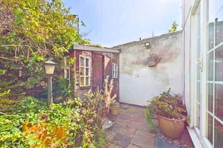 2 bedroom End of terrace house for sale in Kingston Terrace, South Ferriby, North Lincolnshire, DN18