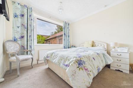 3 bedroom Detached bungalow for sale in Ferry Road, Goxhill, North Lincolnshire, DN19