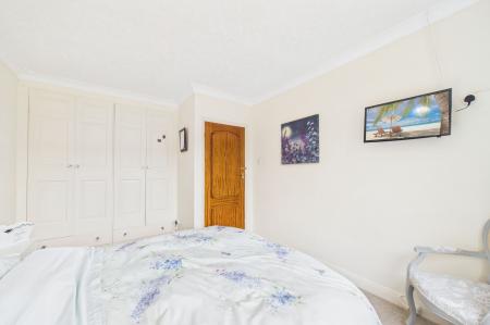 3 bedroom Detached bungalow for sale in Ferry Road, Goxhill, North Lincolnshire, DN19