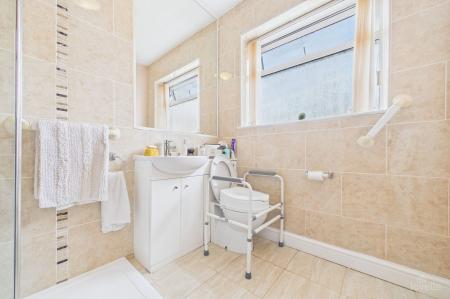 3 bedroom Detached bungalow for sale in Ferry Road, Goxhill, North Lincolnshire, DN19