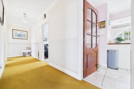 3 bedroom Detached bungalow for sale in Ferry Road, Goxhill, North Lincolnshire, DN19
