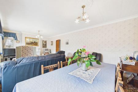 3 bedroom Detached bungalow for sale in Ferry Road, Goxhill, North Lincolnshire, DN19