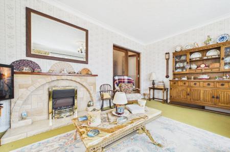 3 bedroom Detached bungalow for sale in Ferry Road, Goxhill, North Lincolnshire, DN19