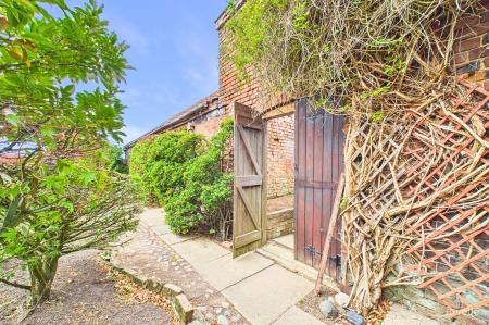 3 bedroom Detached bungalow for sale in Ferry Road, Goxhill, North Lincolnshire, DN19