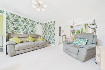 3 bedroom Semi-detached house for sale in Orchard Close, Barton-Upon-Humber, North Lincolnshire, DN18