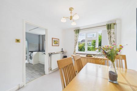 3 bedroom Semi-detached house for sale in Orchard Close, Barton-Upon-Humber, North Lincolnshire, DN18