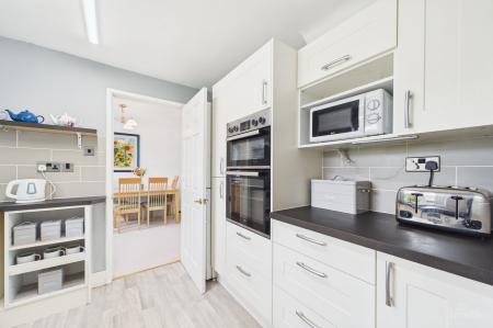 3 bedroom Semi-detached house for sale in Orchard Close, Barton-Upon-Humber, North Lincolnshire, DN18