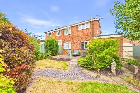 3 bedroom Semi-detached house for sale in Orchard Close, Barton-Upon-Humber, North Lincolnshire, DN18