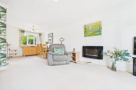 3 bedroom Semi-detached house for sale in Orchard Close, Barton-Upon-Humber, North Lincolnshire, DN18