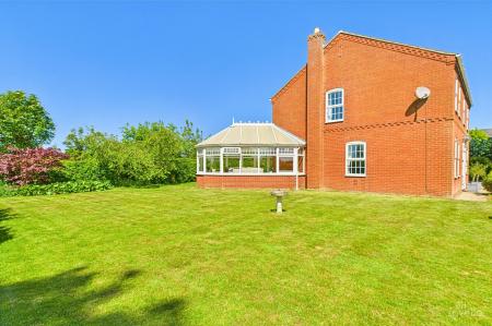 4 bedroom Detached house for sale in Swallow Lane, Wootton, DN39