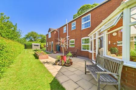 4 bedroom Detached house for sale in Swallow Lane, Wootton, DN39