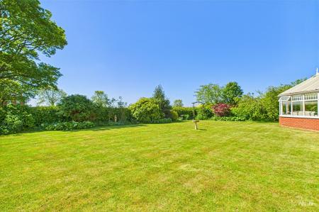 4 bedroom Detached house for sale in Swallow Lane, Wootton, DN39