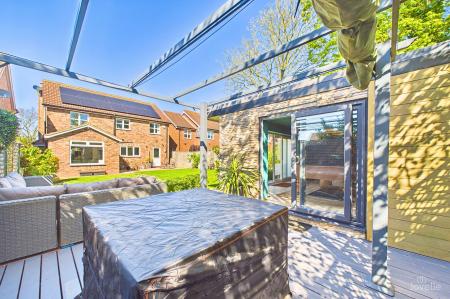 4 bedroom Detached house for sale in Worsley Paddock, Ulceby, DN39