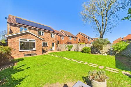 4 bedroom Detached house for sale in Worsley Paddock, Ulceby, DN39