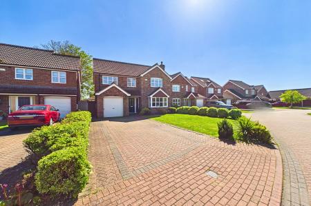4 bedroom Detached house for sale in Worsley Paddock, Ulceby, DN39