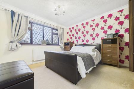 3 bedroom Semi-detached house for sale in Walker Drive, Winterton, DN15