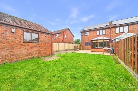 3 bedroom Semi-detached house for sale in Walker Drive, Winterton, DN15