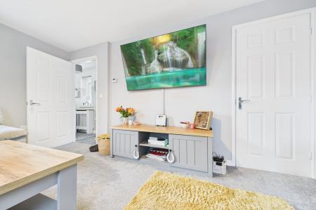 3 bedroom Semi-detached house for sale in Grange View, Winterton, DN15